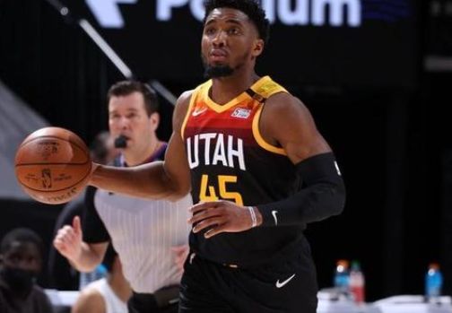 兹曼在肋部 兹曼在肋部