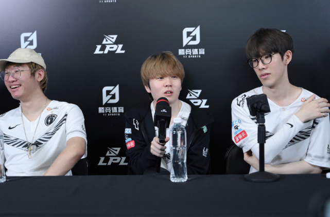 霆的战术自 霆的战术自